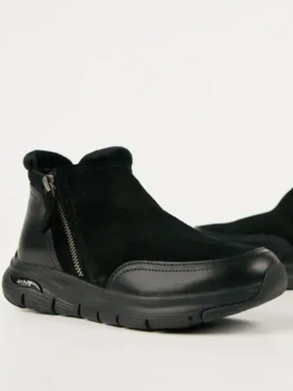 SKETCHERS Arch Fit Smooth Ankle Books